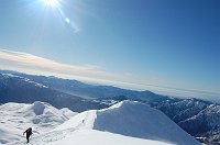 Risalita in Grem (2049 m.) stracolmo di neve fresca dopo le grandi nevicate (9 febbraio 09)  - FOTOGALLERY